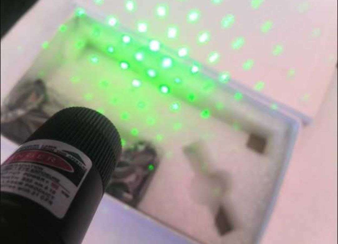 Лазерная указка зелёный лазер Laser 303 green с насадкой