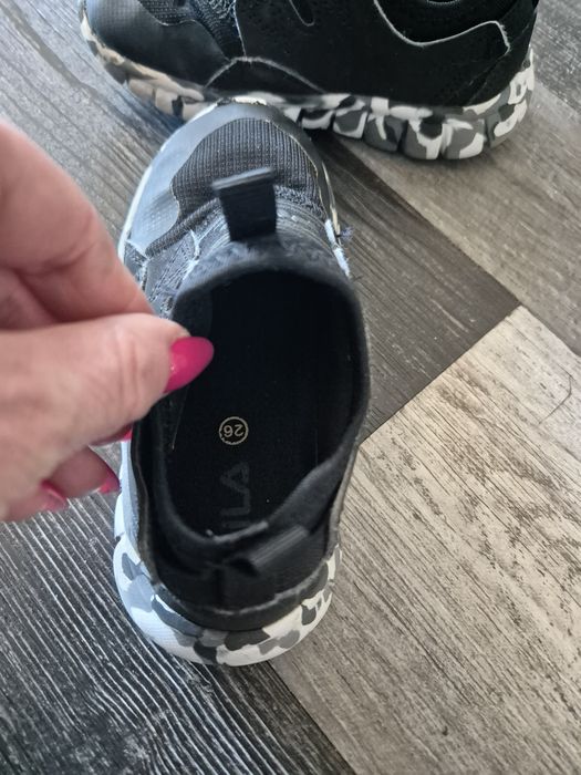 Adidasy firmy Fila czarne rozmiar 26