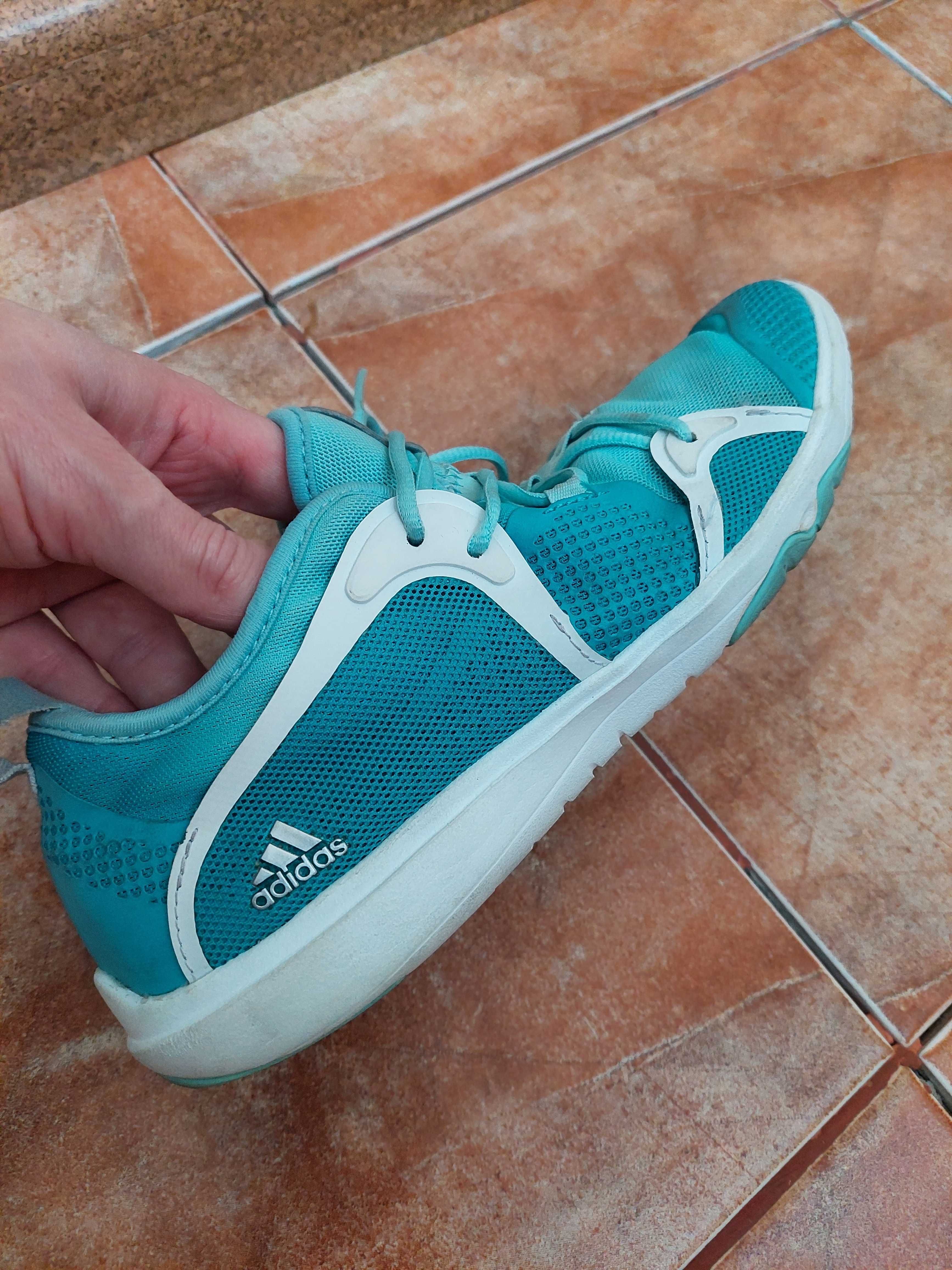 Кросівки Адідас , Adidas