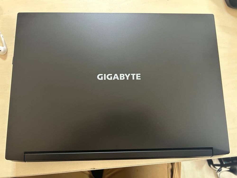 Gigabite g5  15.6 i5 10500h/16/512/rtx 3060