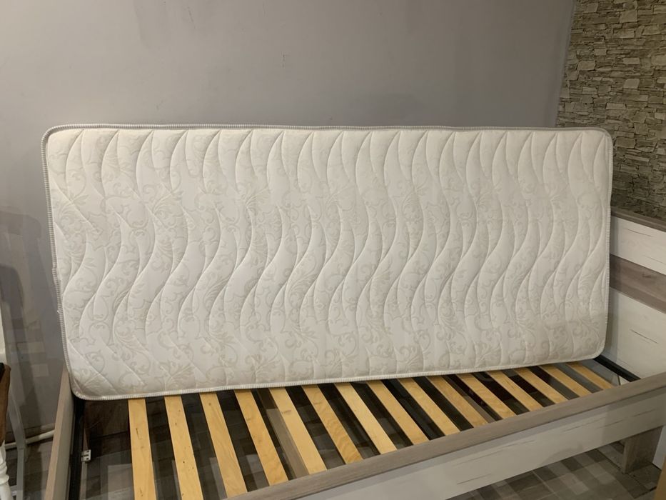 Ліжко для одної особи