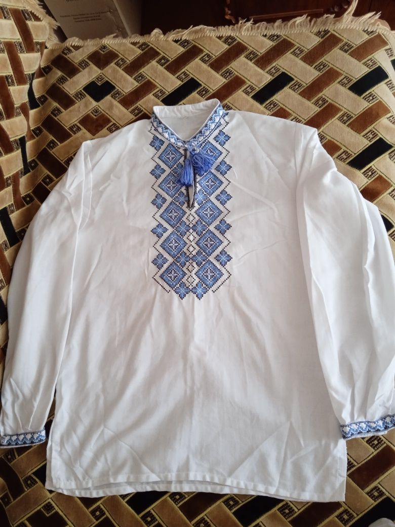 Продам вишиванку для підлітка