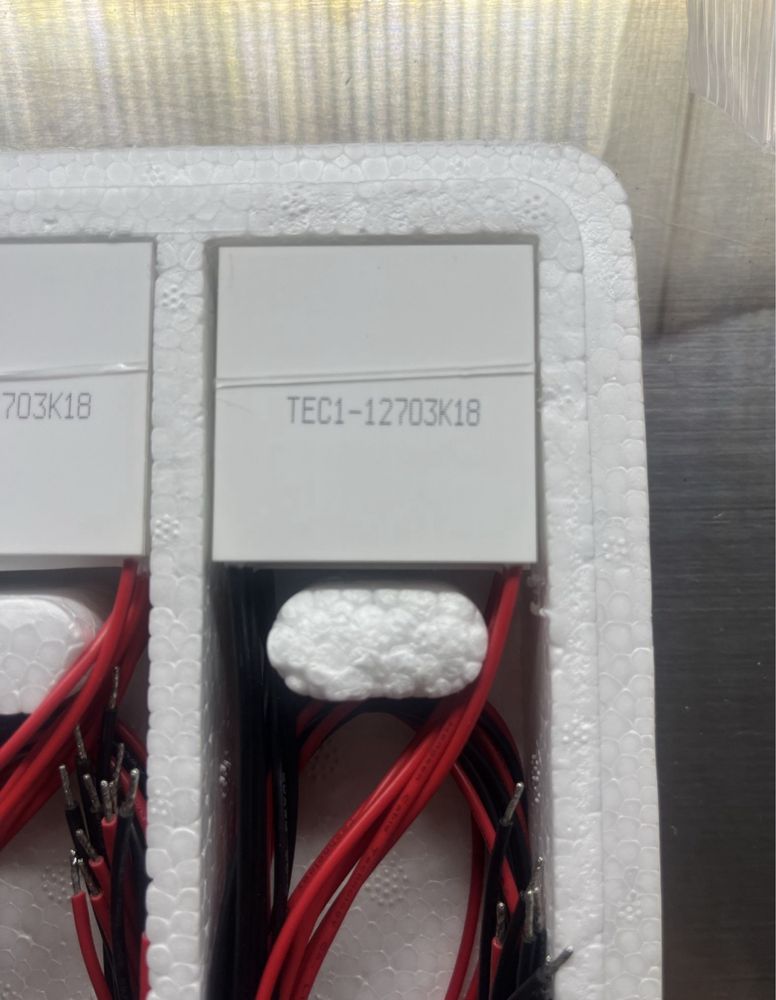 MODUŁ PELTIERA OGNIWO TEC1 12703; TEC1 12704; TEC1 12705; 40X40X 12V