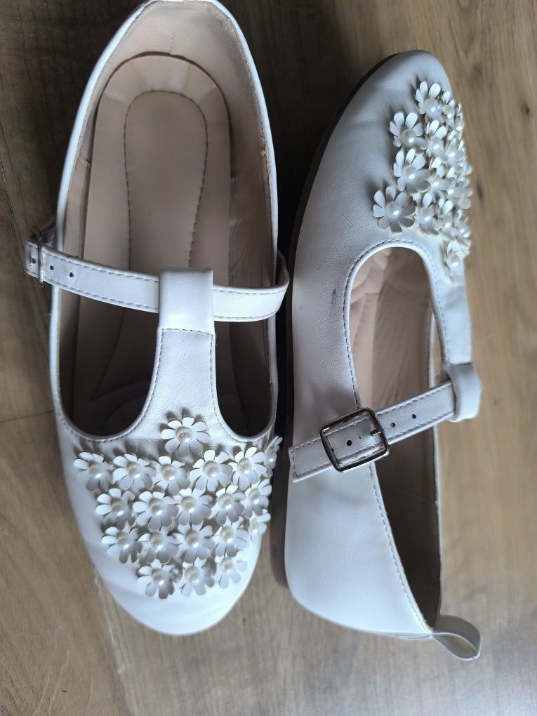 Baleriny buty Reserved 35 komunia baletki