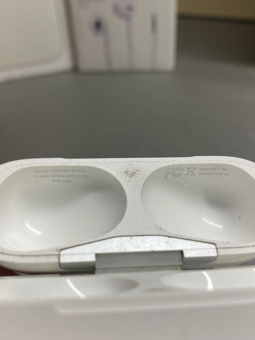 Продам Apple Airpods pro 1