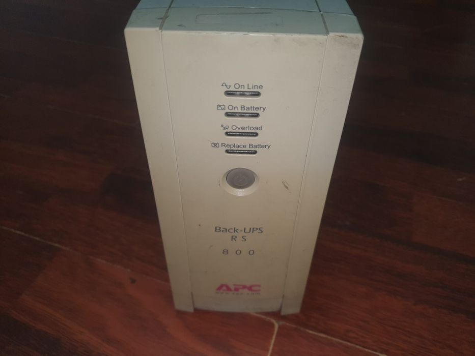 Безперебійник APC RS 800