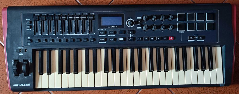 Teclado MIDI Novation 49 – NÃO TESTADO