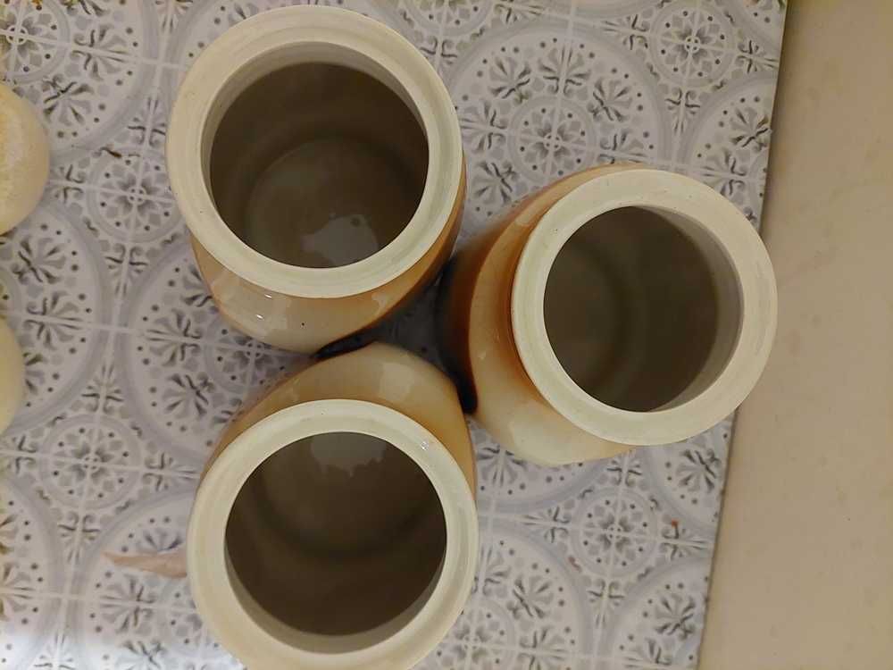 Stare pojemniki kuchenne na sól, ryż, cukier
