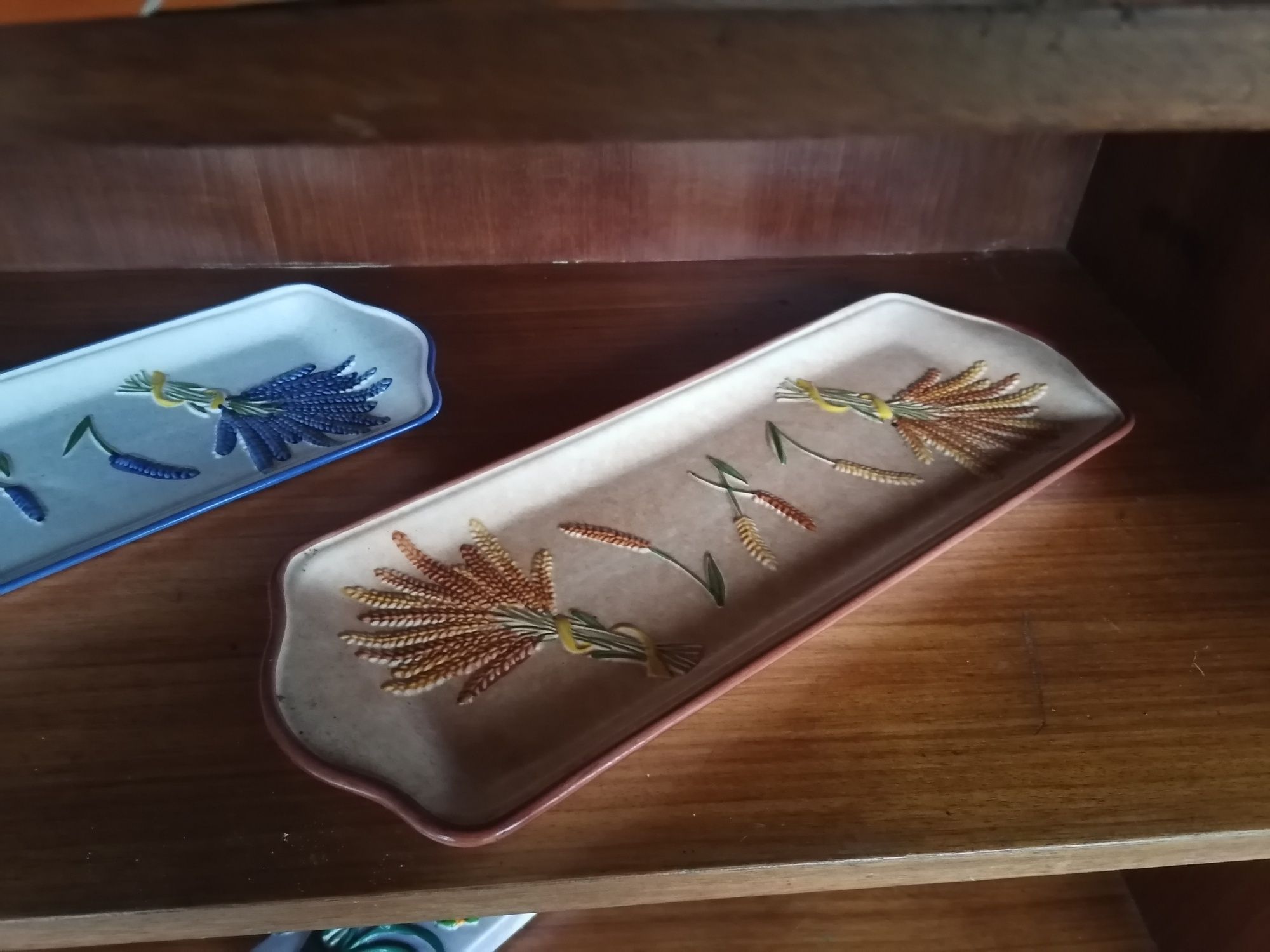 Peças  em  louça