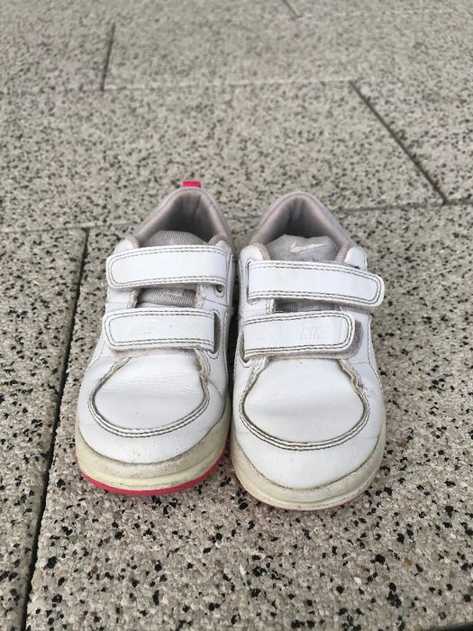 Buty dzięcięce NIKE rozm. 26, wkładka 15cm