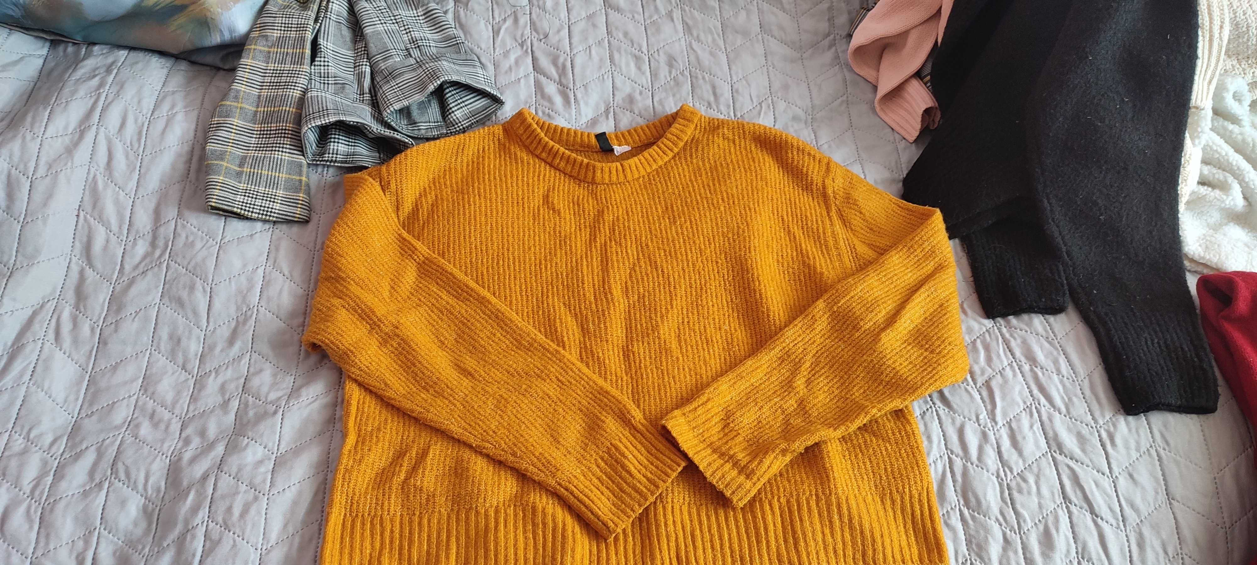Sweter w miodowym kolorze