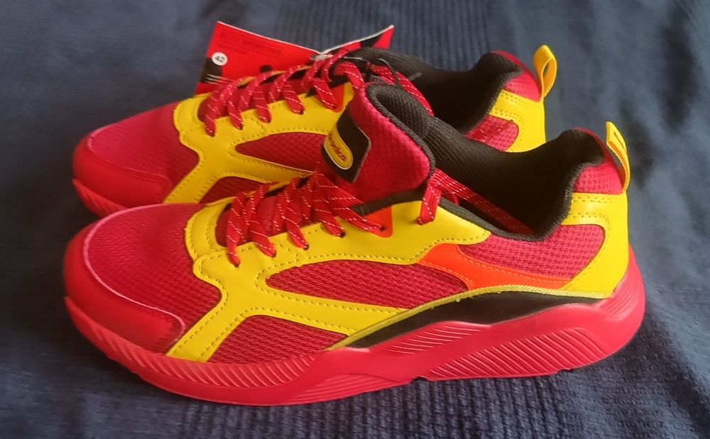 Buty sportowe adidasy biedronka