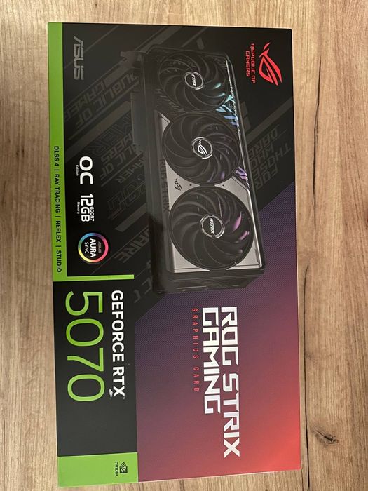 ASUS GeForce RTX 5070 ROG strix OC 12GB GDDR7