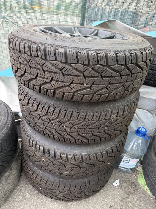 Зимняя резина с дисками на BMW 195/65/15 7.9мм