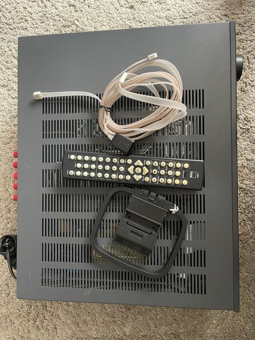 Amplificador NAD T 741