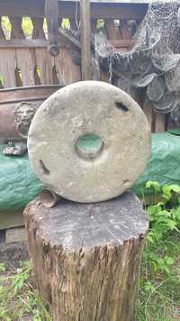 Stary kamień  z oryginalnego żarna