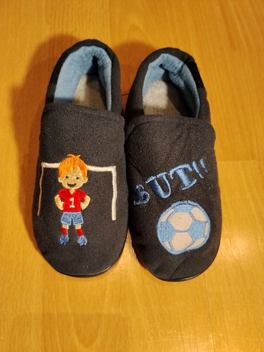 Kapcie i trampki 29 zestaw