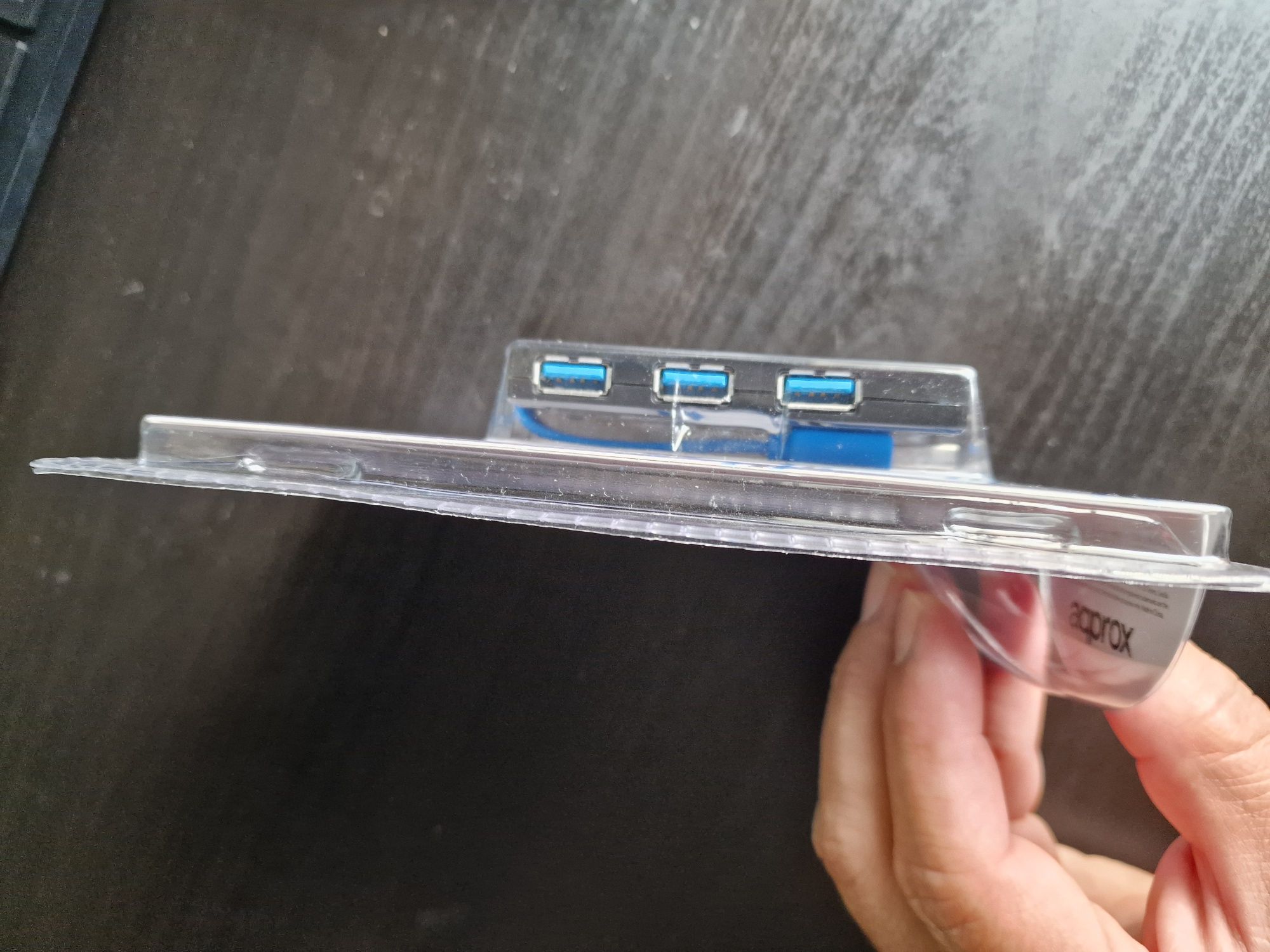 Travel hub USB 3.0, 4 portas, cor preta -Approx APPHT5B