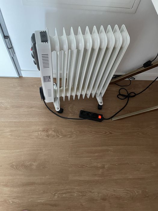 Aquecedor a Oleo Kunft baixo consumo novo cor branco