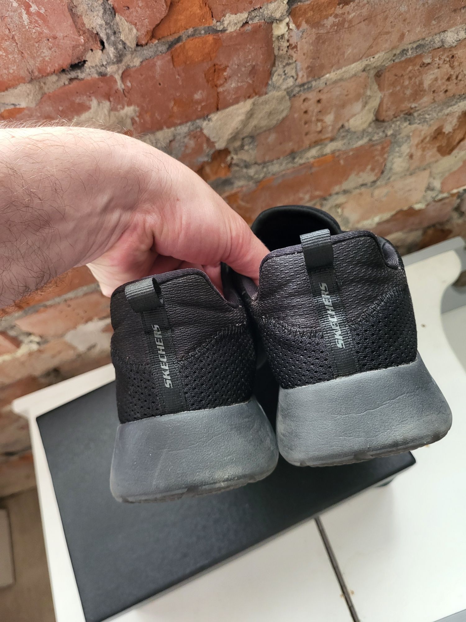 Кросівки Skechers Dynamight