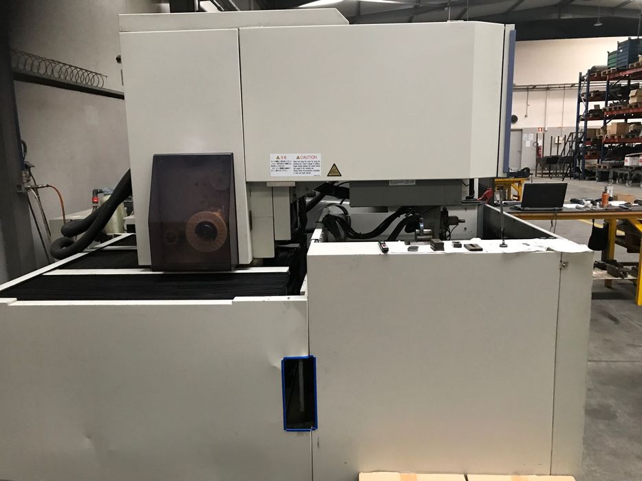 Máquina electro erosao fio