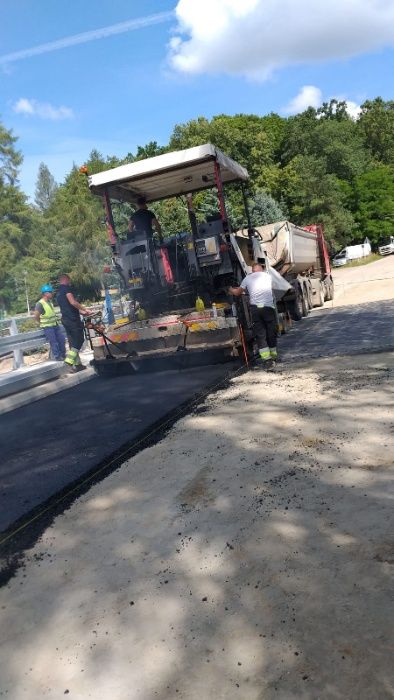 Układanie asfaltu/ budowa dróg/parkingów/asfaltowanie/zalewanie spękań