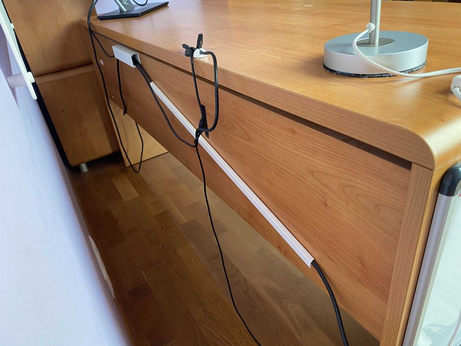 Biurko Elippe BRW w kolorze drewna