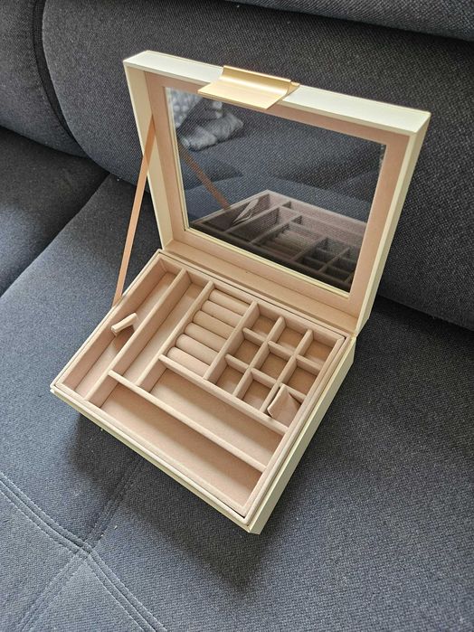 Szkatułka kuferek organizer na biżuterię jasna dwa poziomy