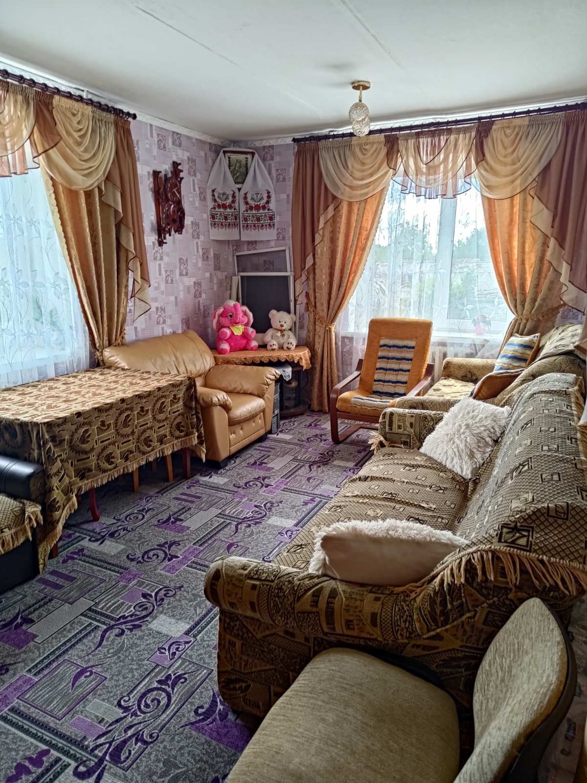 Продається двох кімнатна квартира