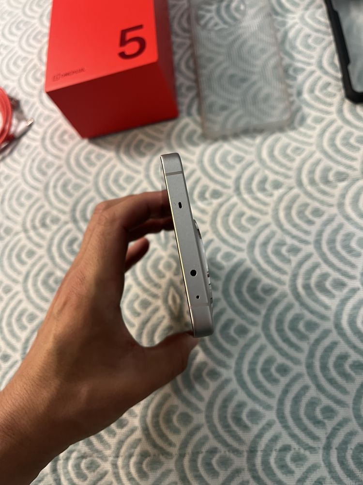 OnePlus Ace 5.