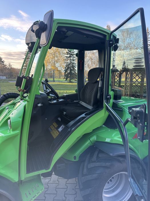 Ładowarka teleskopowa Avant 760i