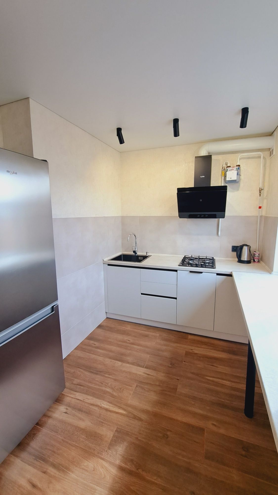 Продам  2 к квартира в центрі, ідеально під подобовий бізнес