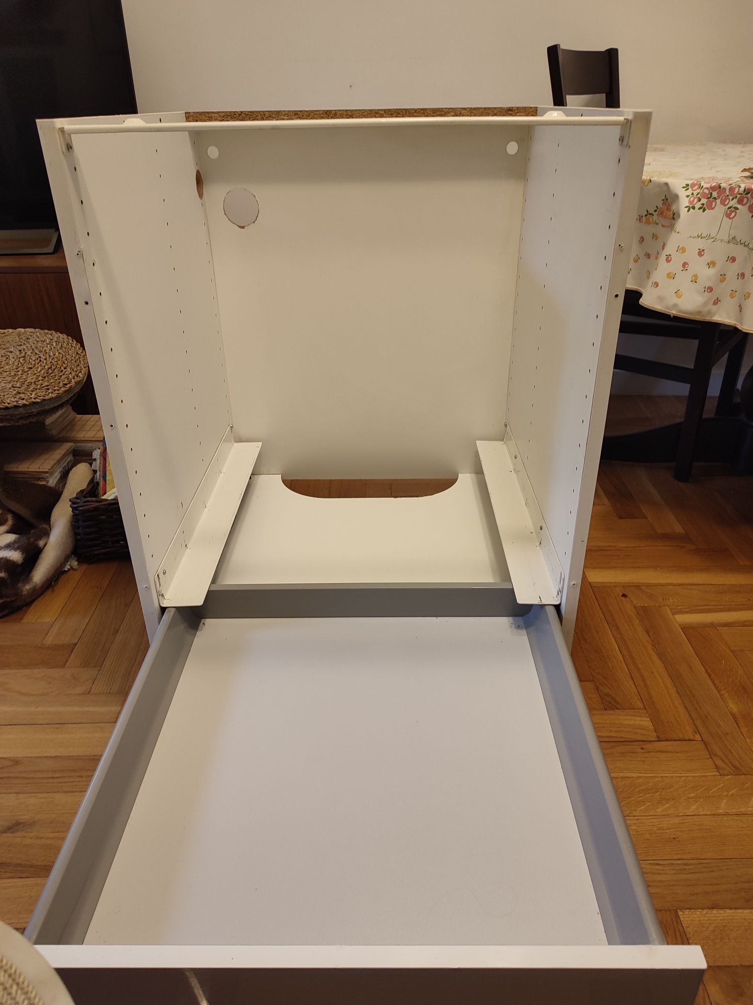 Szafka pod zabudowę piekarnika