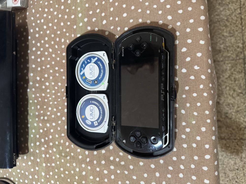 Ps3 250gb + PSP ambas desbloqueadas