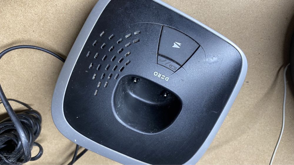 Telefon stacjonarny bezprzewodowy Doro 530+1 FM