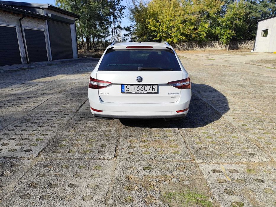 Skoda Superb 4x4 L&K DSG Panorama Pakiet Czerń Full Wersja