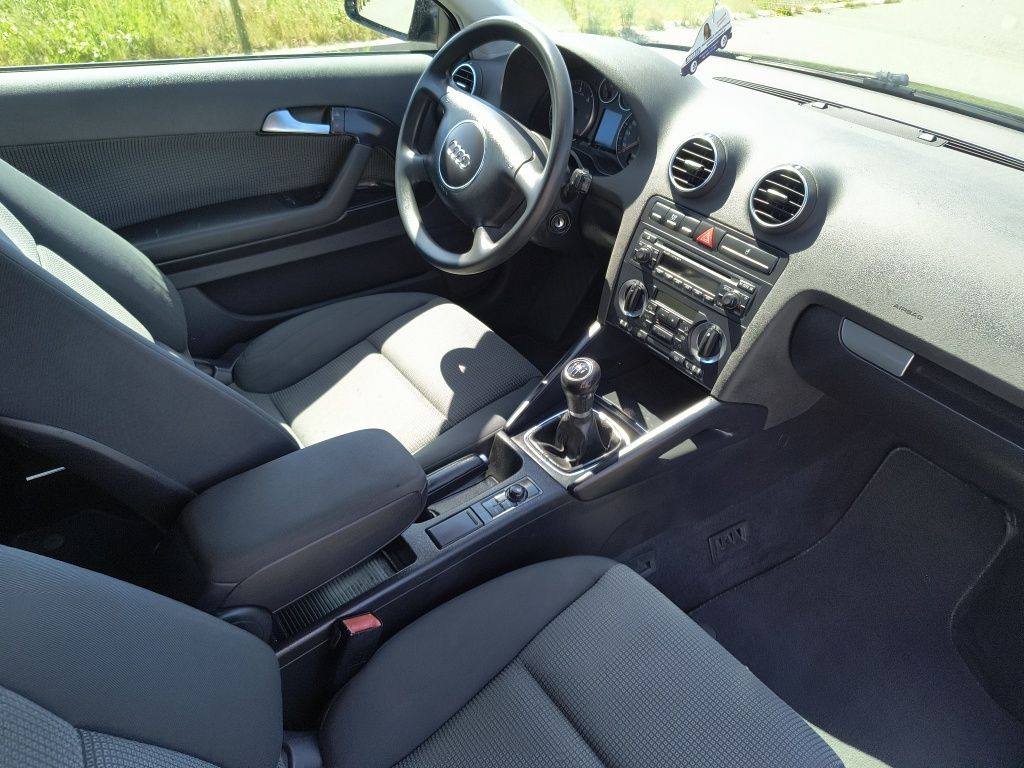 Audi A3 8P 1,9 TDI trzydrzwiowe dobrze wyposażone samochód osobowy
