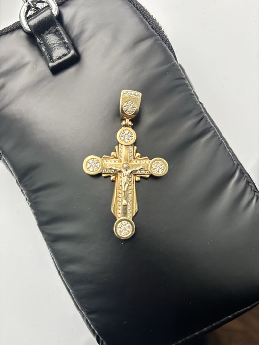 Хрест із діамантами