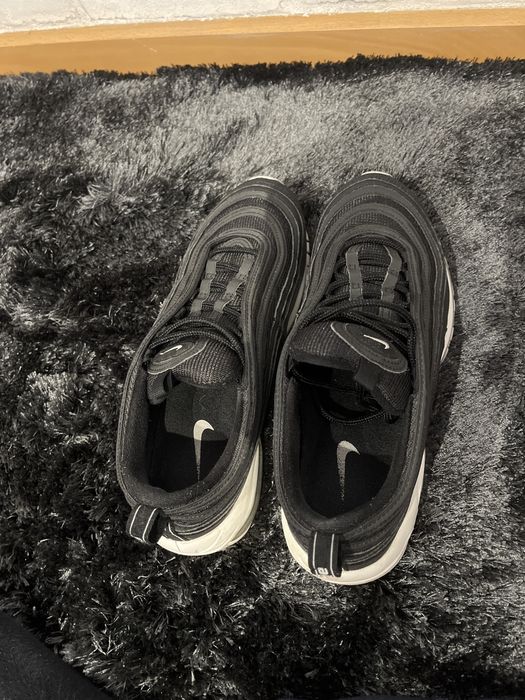 Nike Air Max 180, Pretas