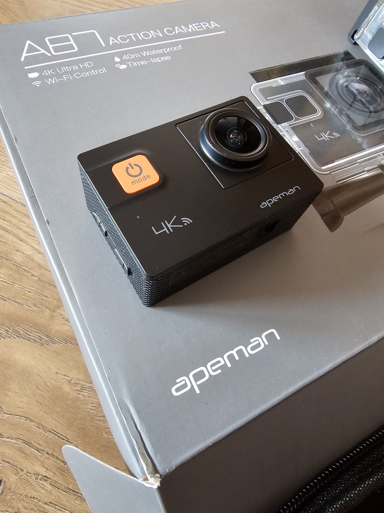Sportowa kamera Apeman A87 z wyposażeniem