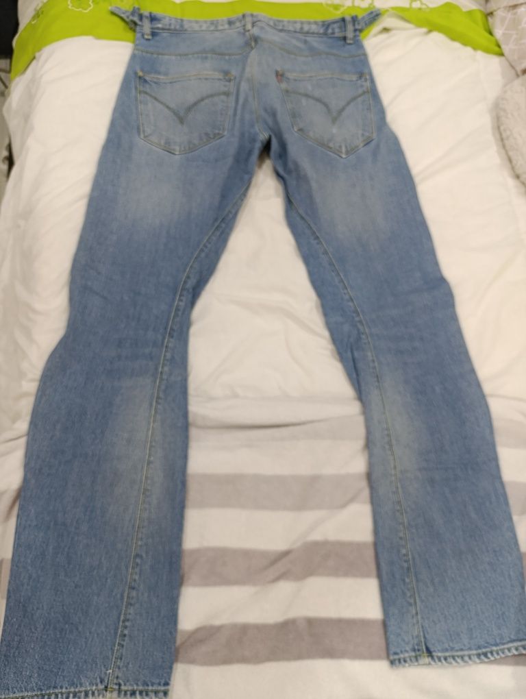 Levis Engineered Jeans