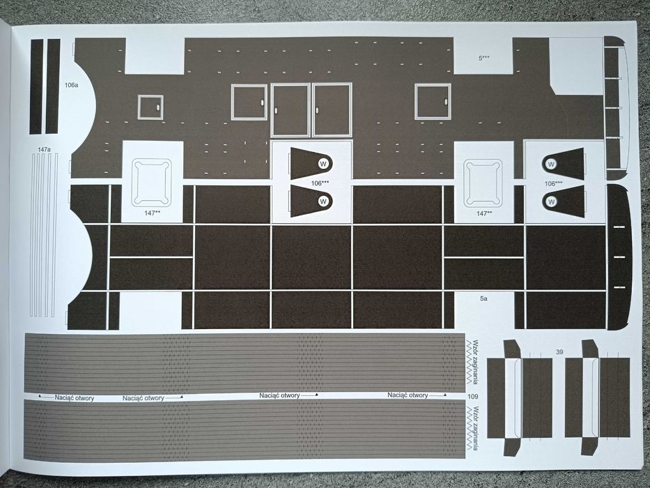Model kartonowy Angraf 271: Autobus IKARUS 280