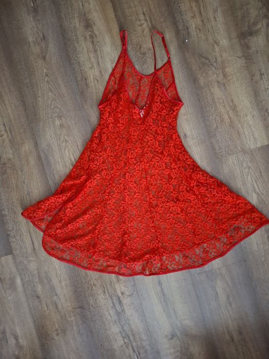Czerwona koronkowa halka S/M