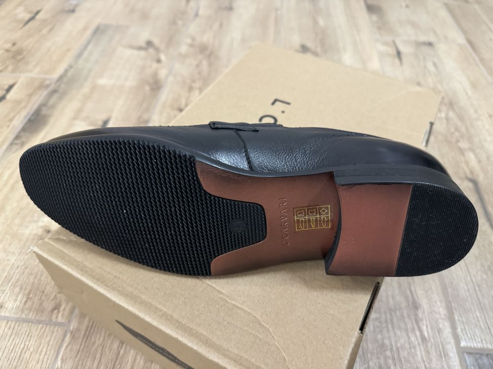 Продам новые ботинки l’Carvari. Идут на р.42