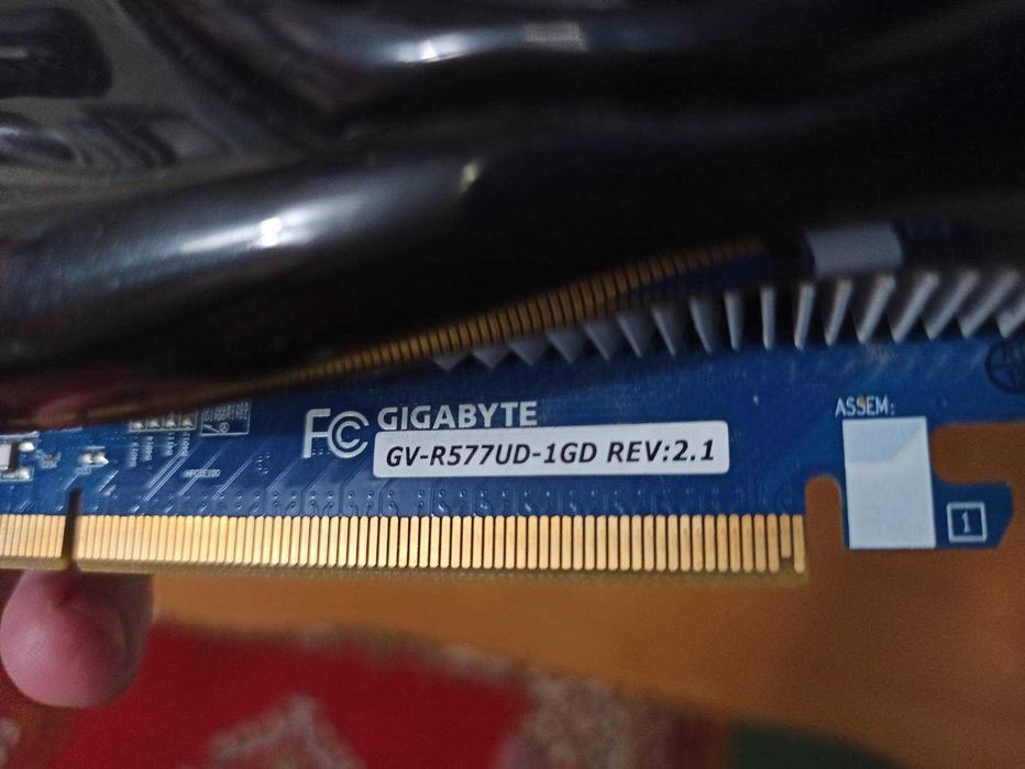 Видеокарта GIGABYTE Radeon HD 5770 (GV-R577UD-1GD) 1GB GDDR5