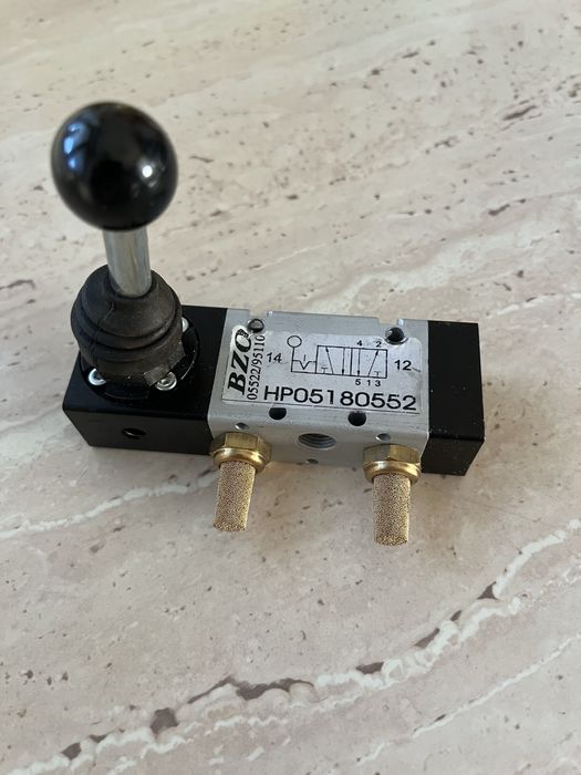 Zawór rozdzielający pneumatyczny 5/2 ręczny bez sprężyny dźwignia