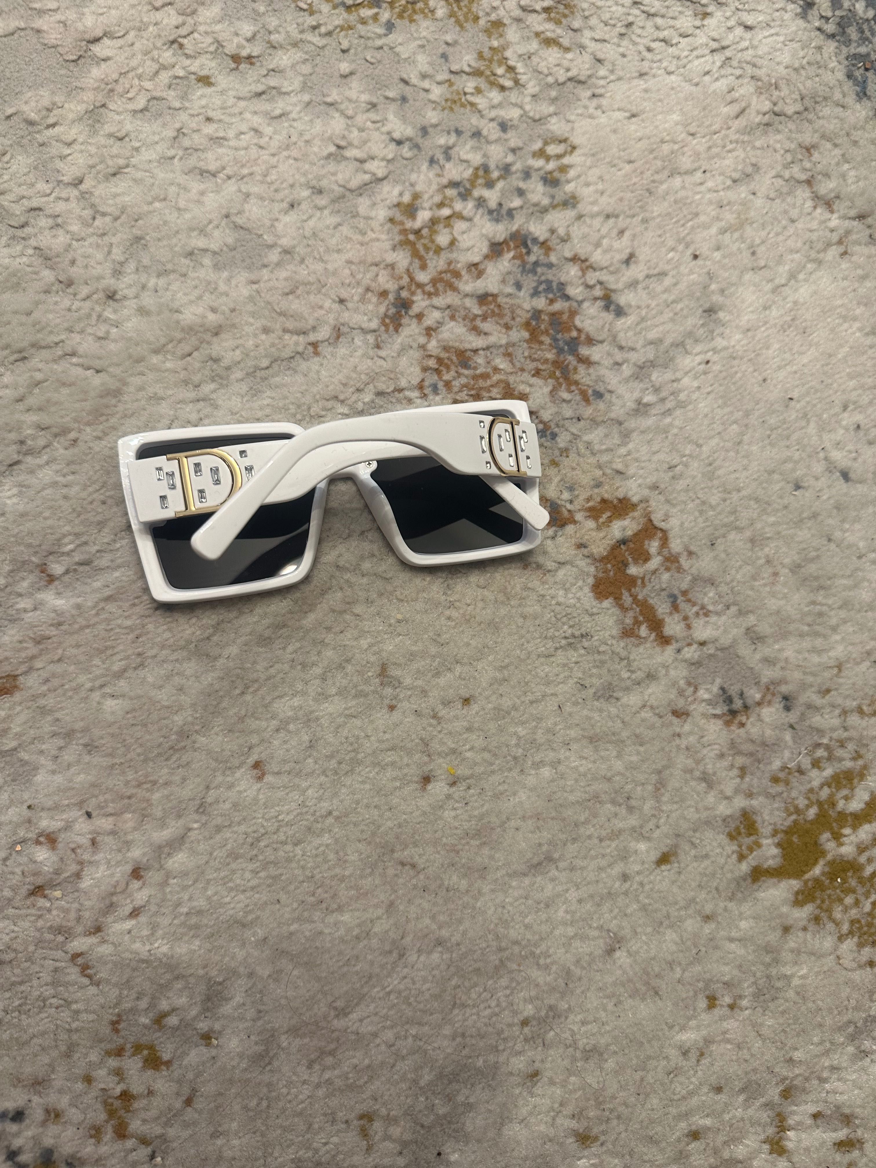 Okulary logo dior