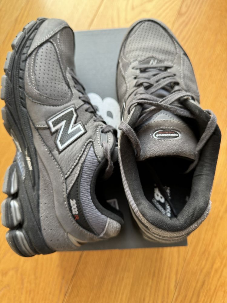 Buty New Balance M2002 REH