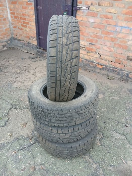 Продам комплект резина