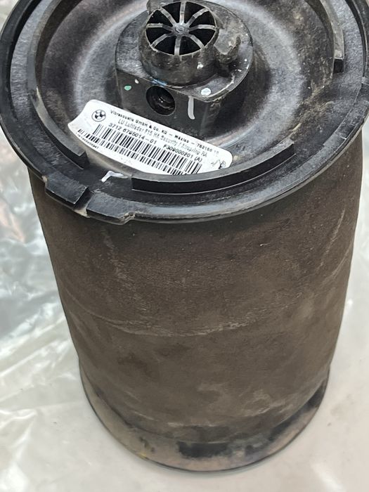 Пневмо балон BMW X5 X6 e70 e71 задній